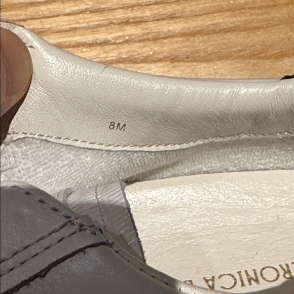 NEW *Veronica Beard* White and Black Reagan Velcro Sneakers - Size 8 - Picture 8 of 8